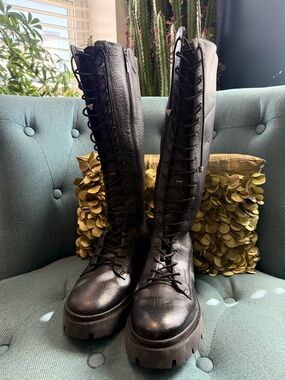 SCHUTZ Tiana Casual Big Floater Combat Boot